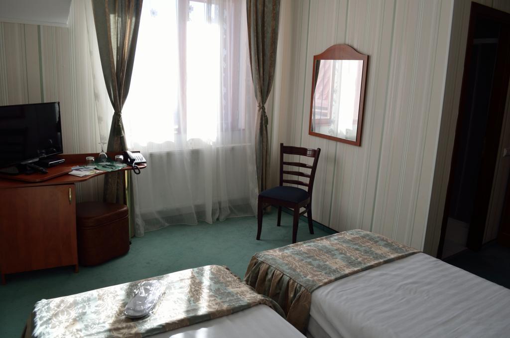 Hotel Rusu เปโตรชานิ ภายนอก รูปภาพ